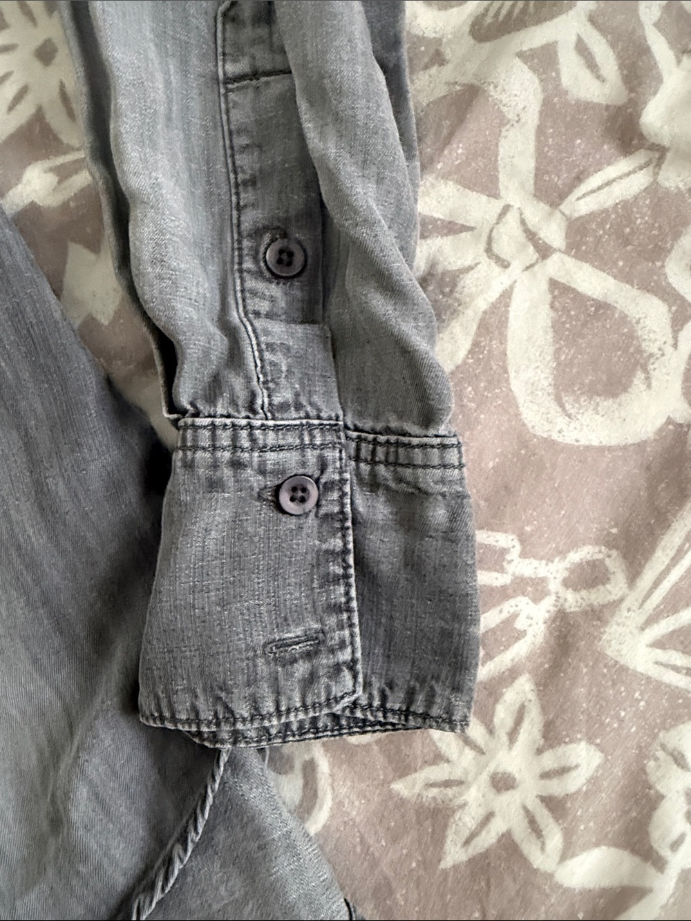 cloth & stone Light Grey chambray denim Button-Up Shirt - Picture 4 of 7
